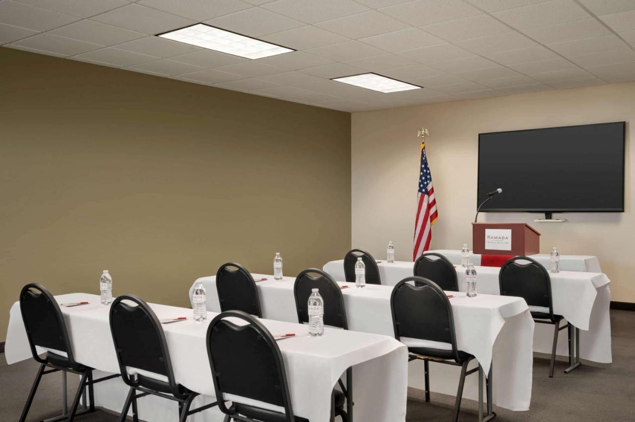Bakken Airport Xwa Hotel & Studios Williston Bagian luar foto