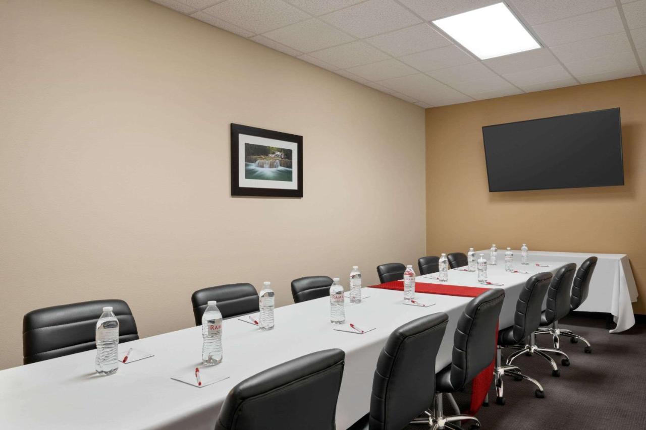 Bakken Airport Xwa Hotel & Studios Williston Bagian luar foto